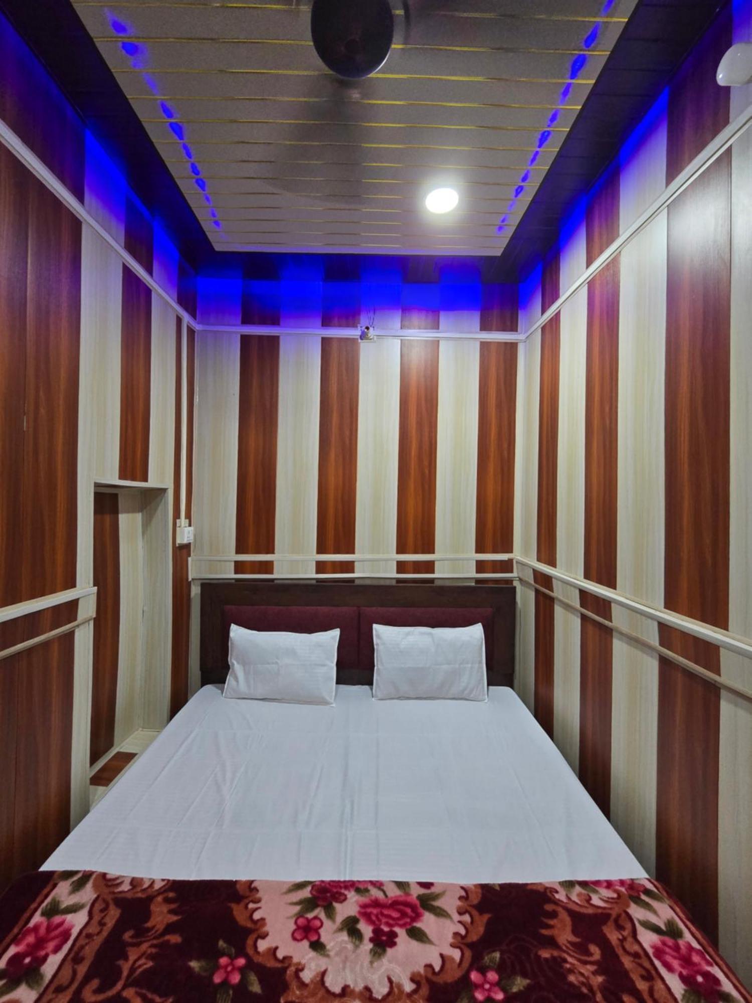 Ramlala Paying Guest House Stay Just 100M From Saryu Ghat, Ayodhya Екстер'єр фото