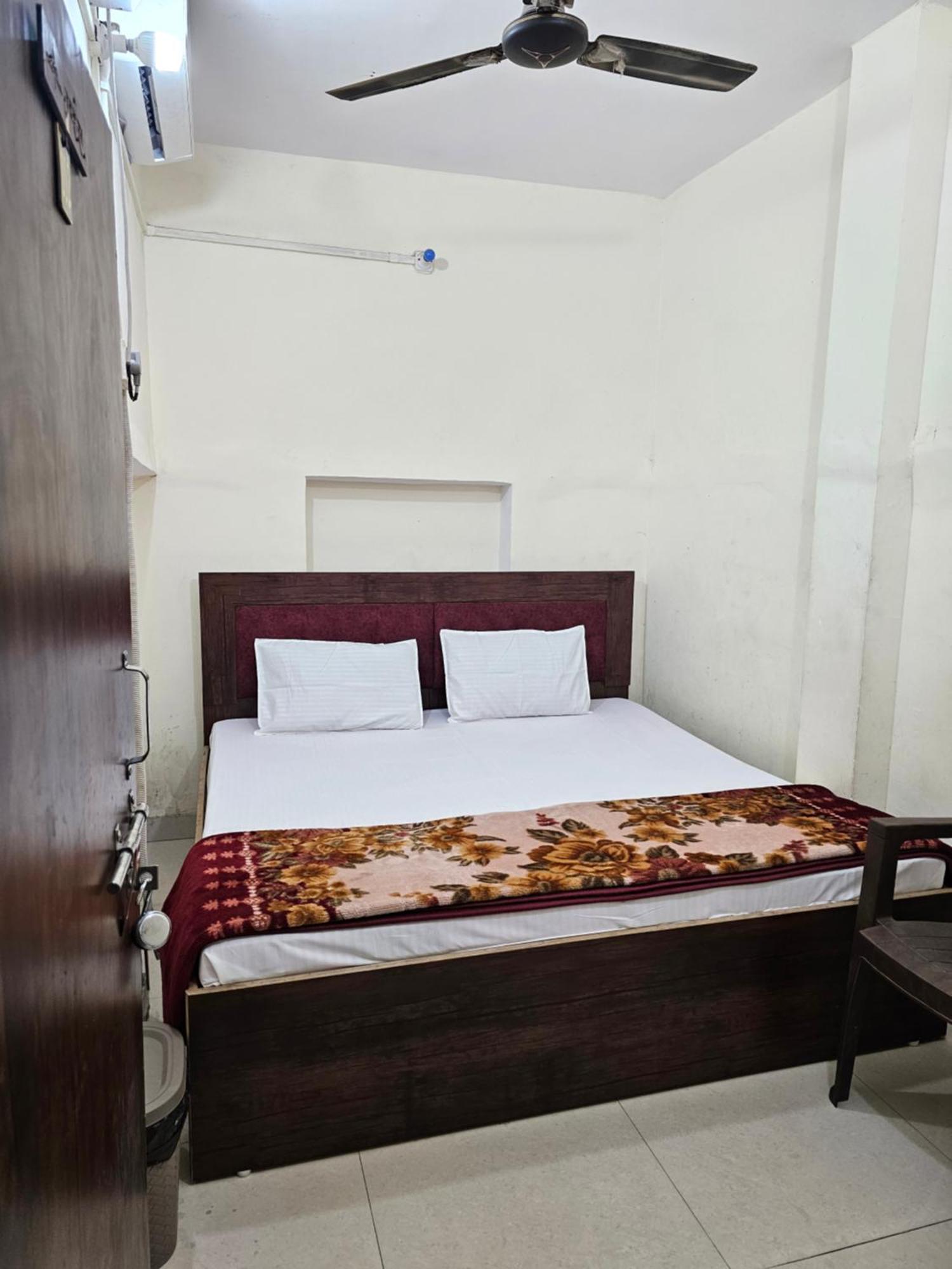 Ramlala Paying Guest House Stay Just 100M From Saryu Ghat, Ayodhya Екстер'єр фото